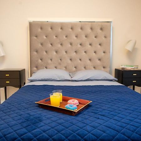 Luxurious Blue&Yellow Apartment In Kaunas Center Exterior foto