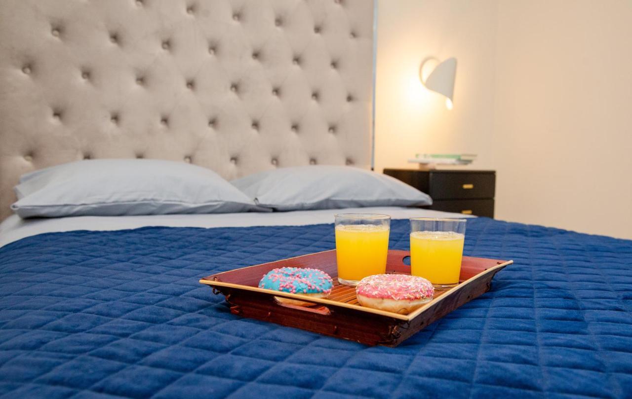 Luxurious Blue&Yellow Apartment In Kaunas Center Exterior foto