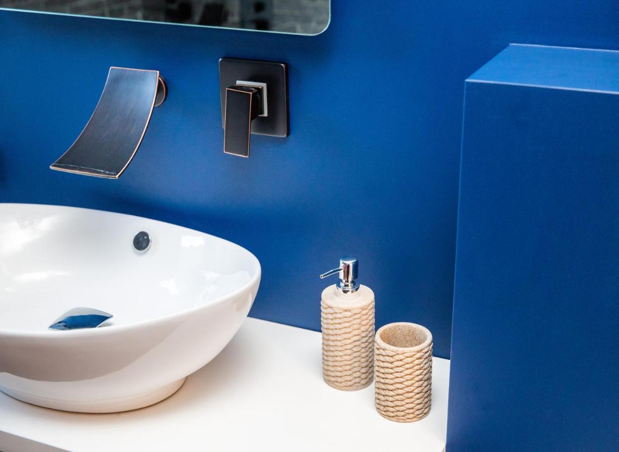 Luxurious Blue&Yellow Apartment In Kaunas Center Exterior foto